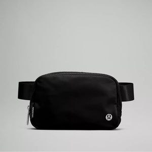 Lululemon Everywhere Belt Bag 1L Black NWT
